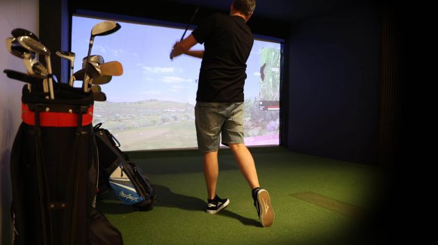 Golf simulator at HOSS