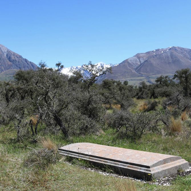 Dr Hargraves grave at Mesopotamia