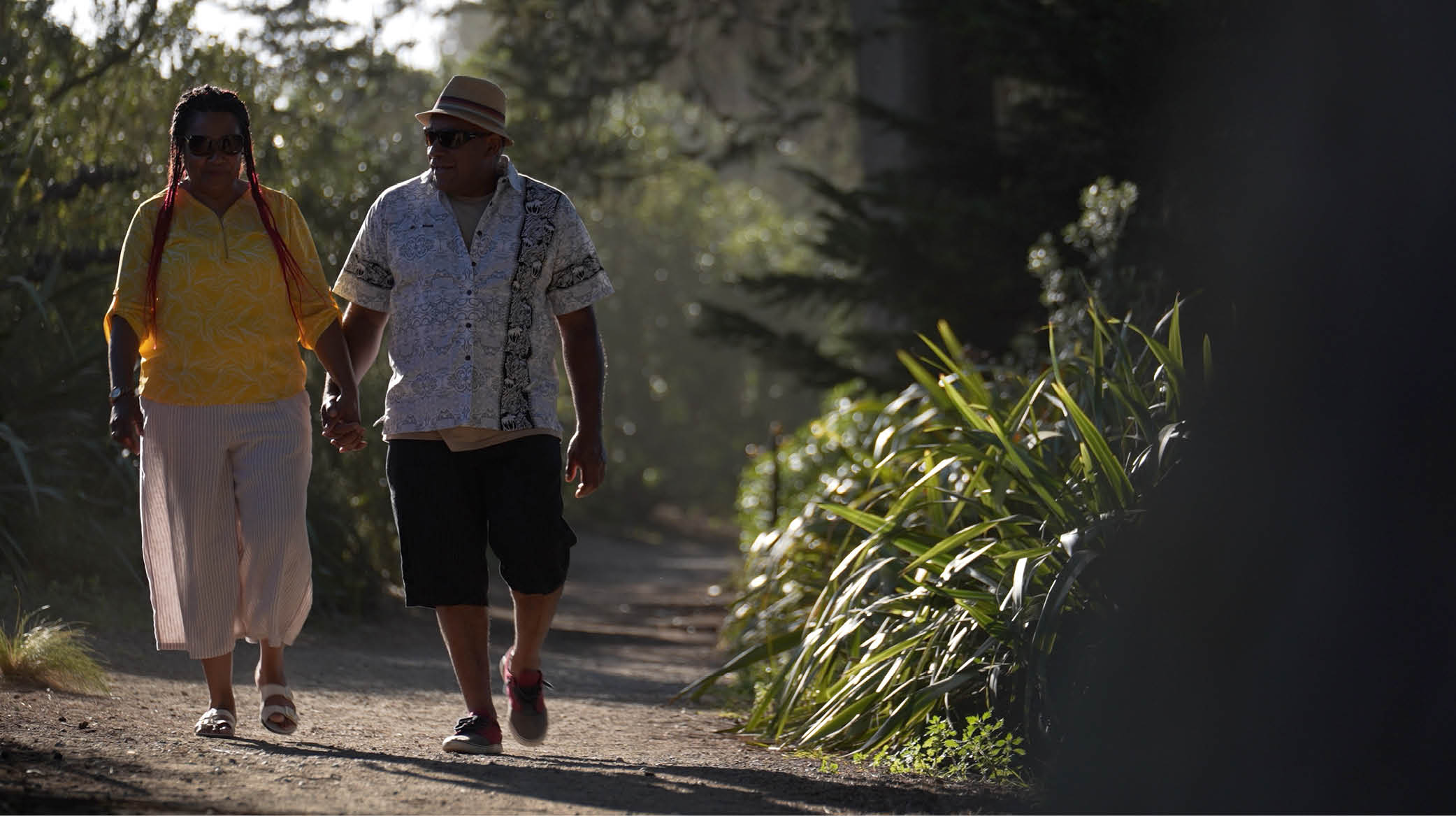Couple walking Dashing ROck