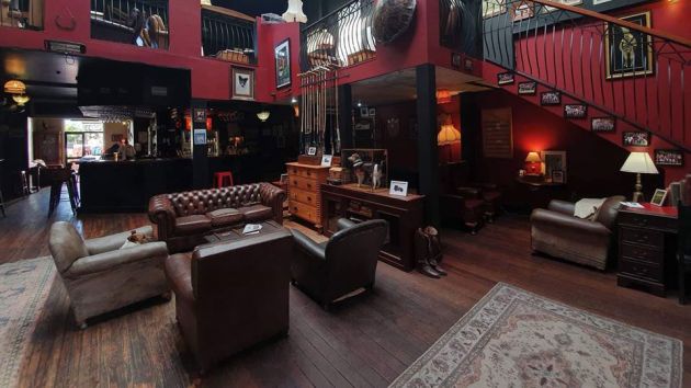 Hector Black interior