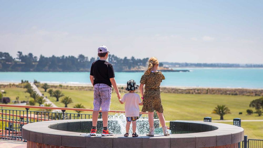 Kids looking over Bay Hill from the Piazza